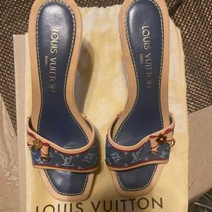 Louis Vuitton heels excellent condition